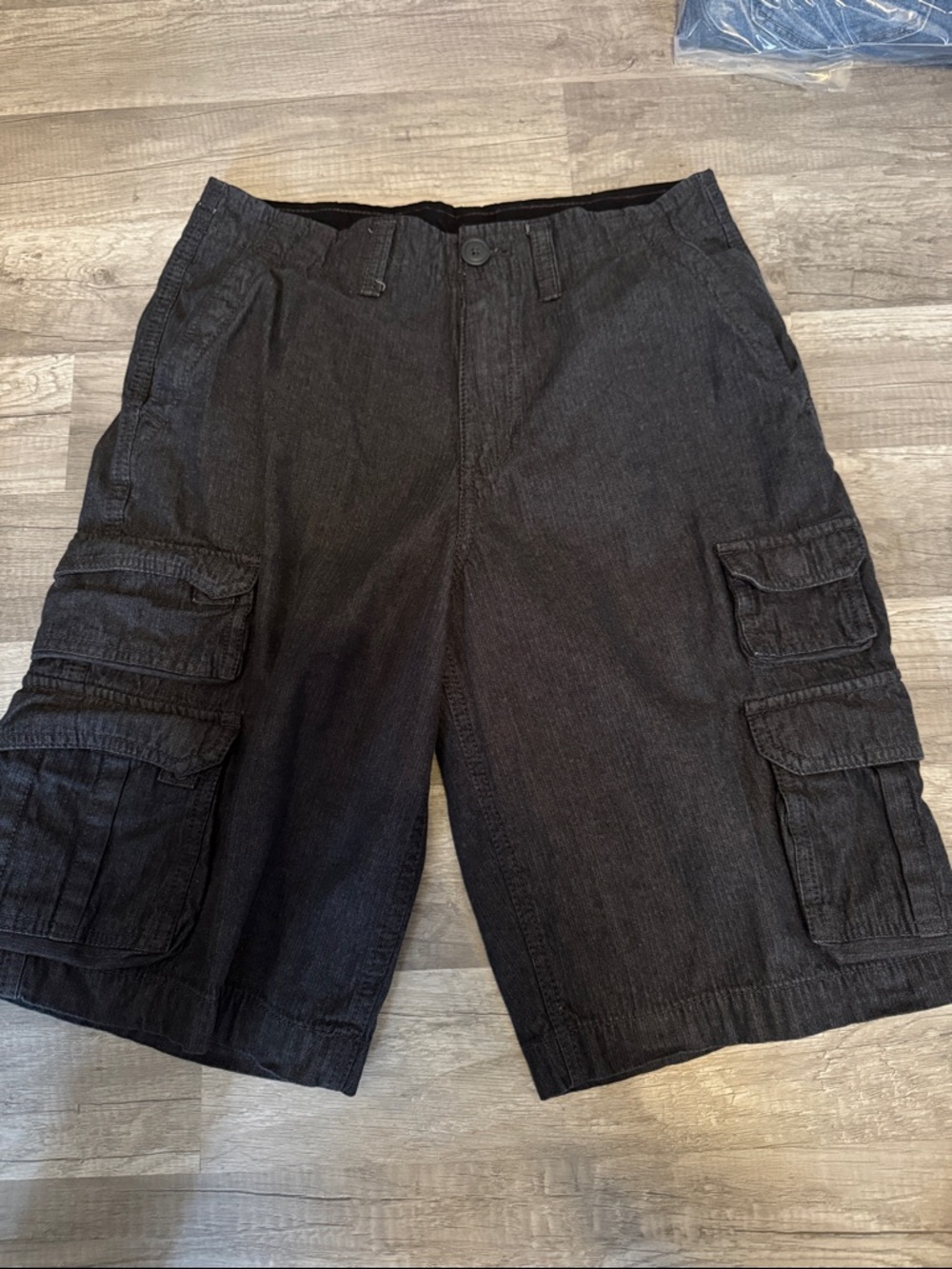 Faded Glory Black Cargo Shorts with Multiple Pockets